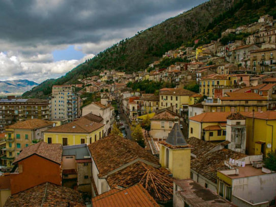 SALA CONSILINA: IL PAESE SCESO A VALLE